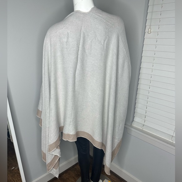 Melifluos Cardigan Poncho - One Size - Picture 7 of 11